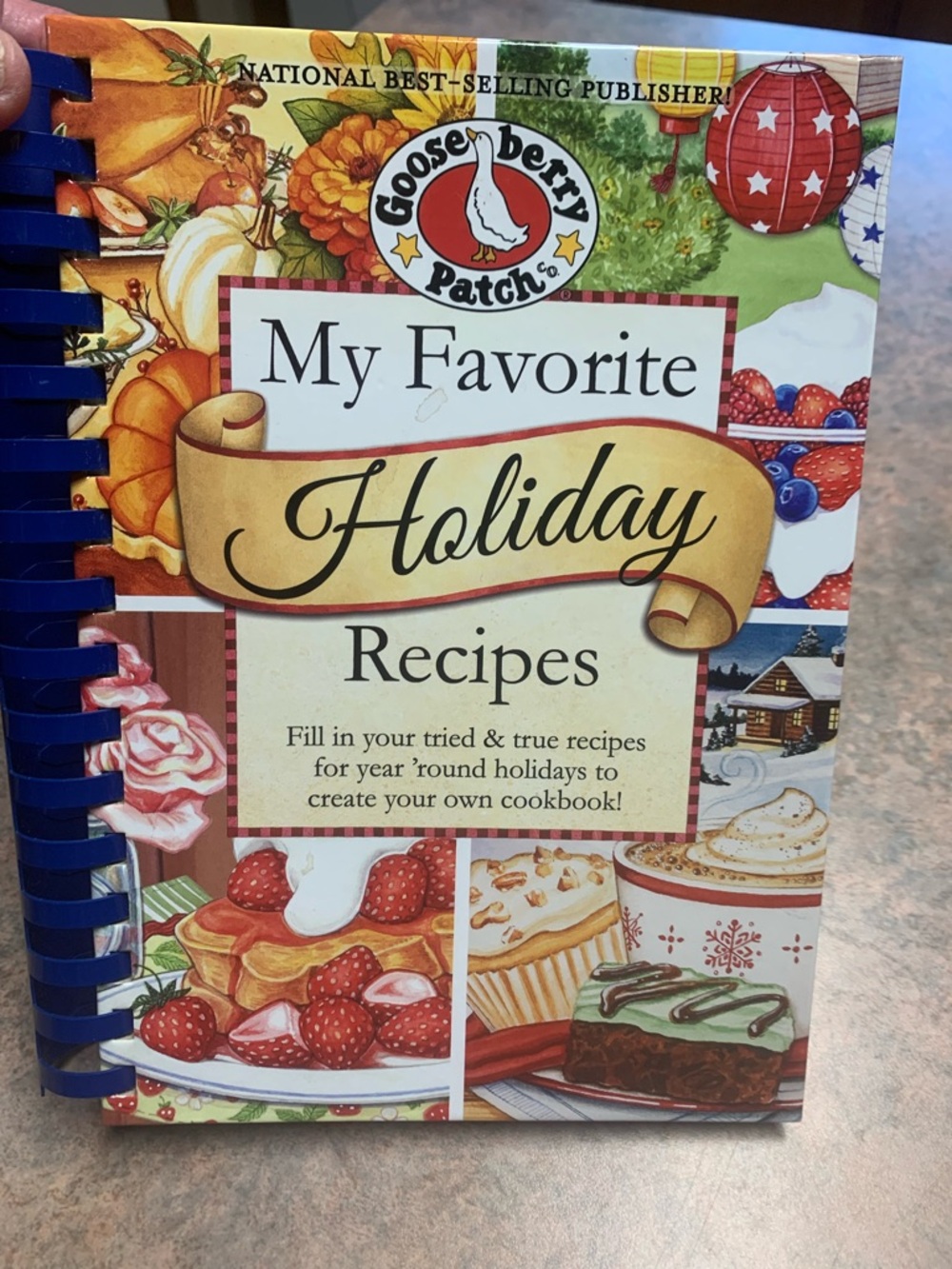 Gooseberry Patch Cookbook (Fill in your own recipes, create your own cookbook)
